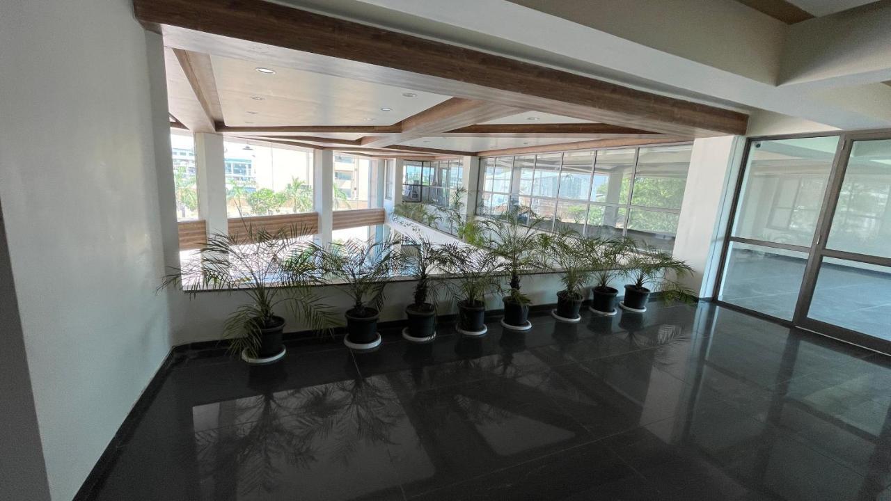 Heaven 7 Hotel & Resort Himatnagar Bagian luar foto