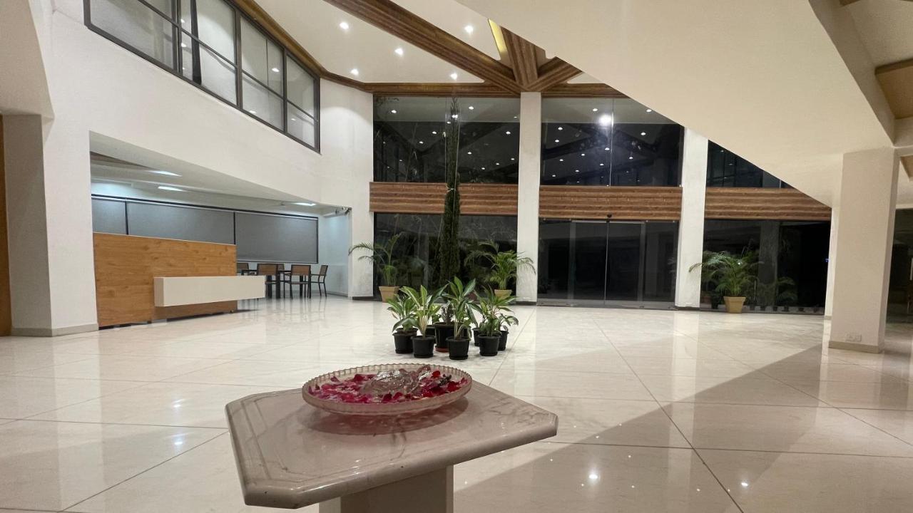 Heaven 7 Hotel & Resort Himatnagar Bagian luar foto