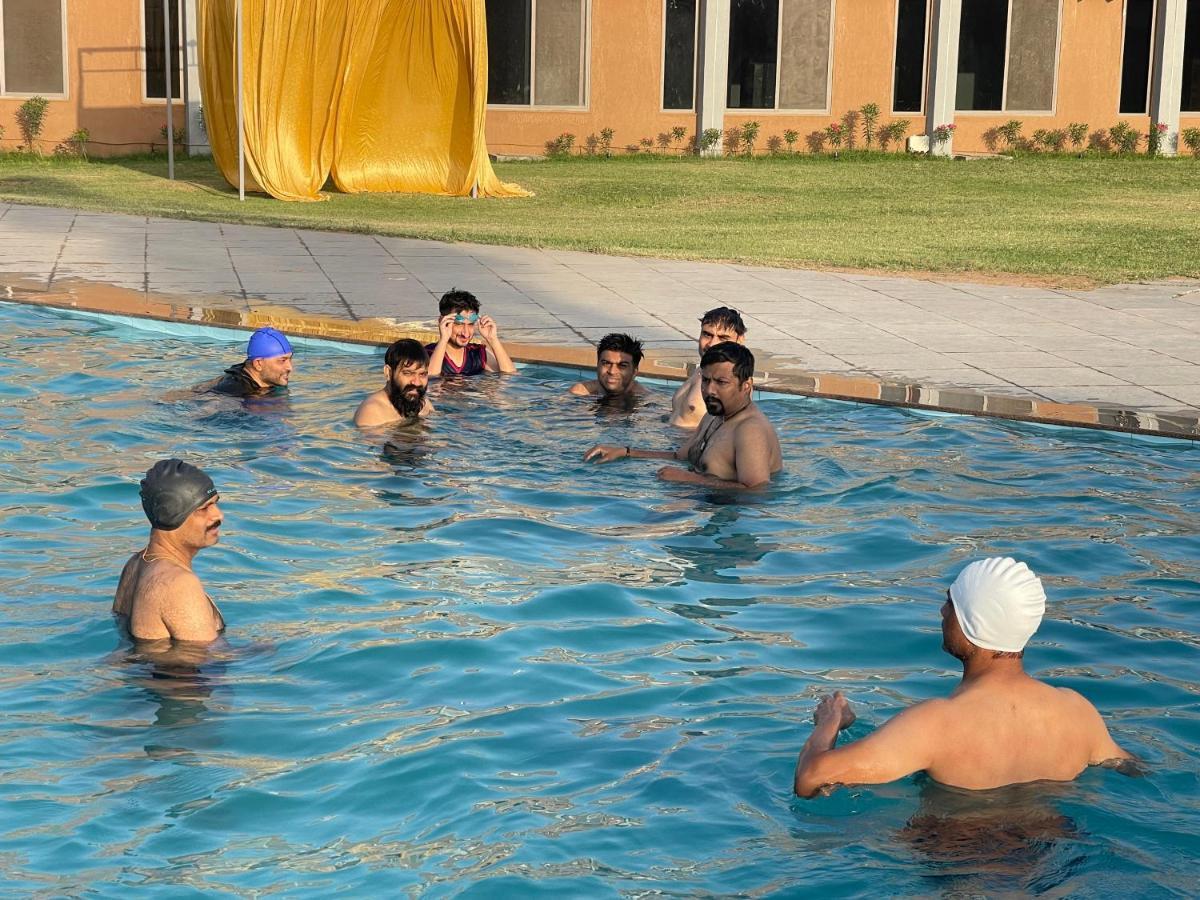 Heaven 7 Hotel & Resort Himatnagar Bagian luar foto