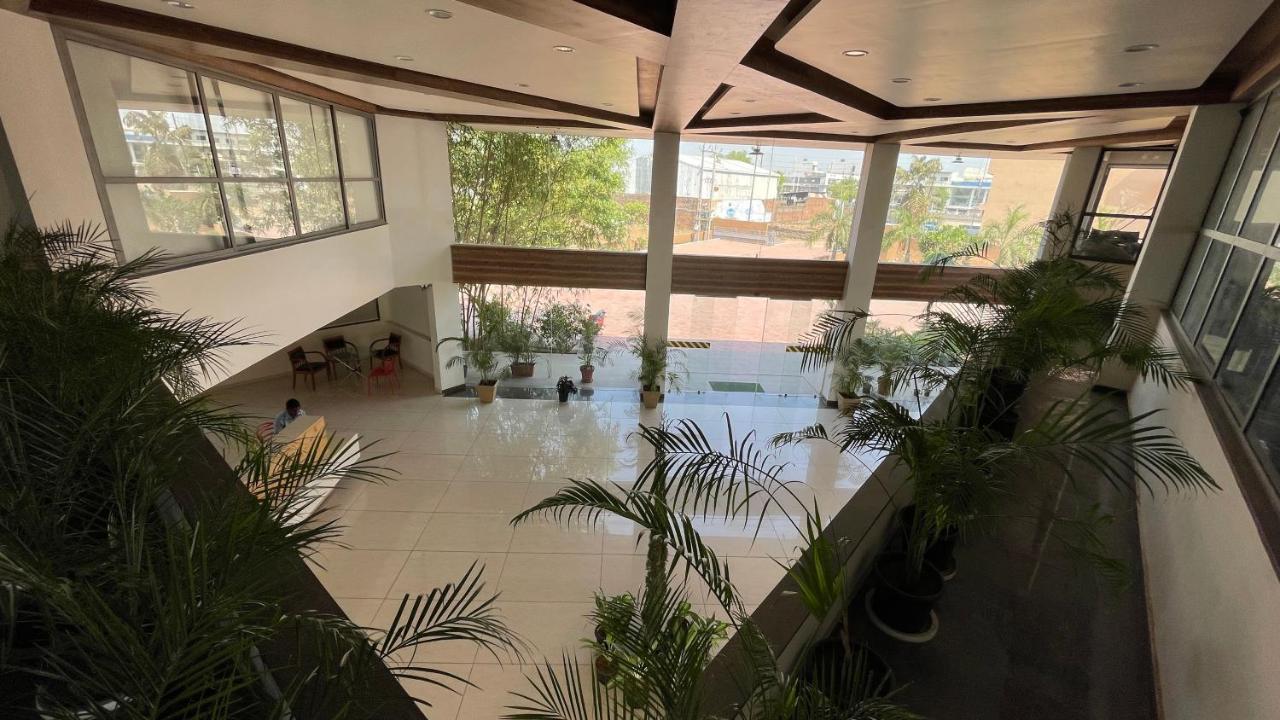 Heaven 7 Hotel & Resort Himatnagar Bagian luar foto