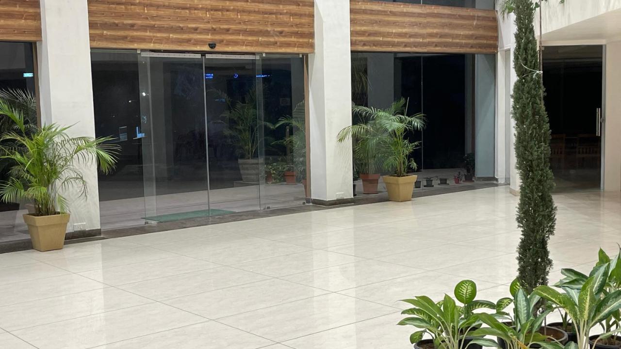 Heaven 7 Hotel & Resort Himatnagar Bagian luar foto
